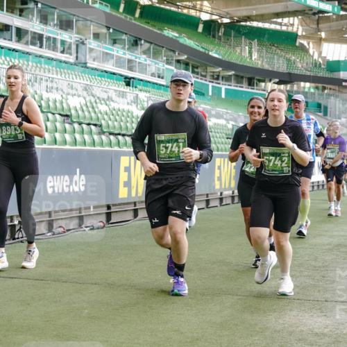 13.09.2026 - 21. swb-Marathon Bremen Michael Burmester http://msf.ph/oto/10423494 13.09.2026 13:23:26 Laufen im Stadion 137, 160, 182, 211, 324, 343, 434, 533, 571, 609, 708, 721, 739, 743, 892, 1157, 1178, 1259, 1273, 1331, 1471, 1597, 1598, 1657, 1669, 1691, 1746, 1788, 1883, 1944, 2213, 2252, 2286, 2290, 2433, 2445, 2465, 2475, 2495, 2503, 2504, 2526, 2571, 2619, 2632, 2660, 2685, 2711, 2768, 2776, 2936, 2964, 2968, 3252, 3282, 3288, 3289, 3292, 3312, 3347, 3351, 3364, 3395, 3423, 3447, 3505, 3530, 3559, 3682, 3727, 3770, 3784, 3819, 4020, 4054, 4231, 4406, 4407, 4431, 4466, 4467, 4584, 1506 meine-sportfotos.de