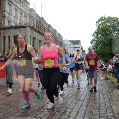 13.09.2026 - Kiel Lauf Yannick Fuchs http://msf.ph/oto/10423500 13.09.2026 10:58:49 Ziel 1521, 1729, 2156, 2307, 2473, 2559, 2896, 2994, 3943, 3944, 8059, 8348, 8841, 9306, 9313, 9387, 10969, 11087, 11699, 12223, 12659, 12694, 79, 91, 819, 971, 1253, 1404, 1858, 1910, 1978, 2309, 2461, 2752, 2965, 3222, 3235, 3237, 3559, 3671, 3833, 3842, 4212, 4395, 4456, 5172, 5605, 5668, 5775, 6497, 6906, 7256, 7315, 7340, 7367, 7482, 7738, 7856, 7888, 7949, 8004, 8381, 8752, 9132, 9417, 9458, 9809, 9827, 9937, 10135, 10503, 10878, 11023, 12672, 724, 3480 meine-sportfotos.de