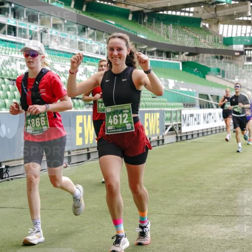 13.09.2026 - 21. swb-Marathon Bremen Michael Burmester http://msf.ph/oto/10423505 13.09.2026 13:00:31 Laufen im Stadion 135, 232, 242, 260, 318, 342, 440, 651, 687, 745, 1080, 1166, 1209, 1368, 1448, 1493, 1494, 1516, 1650, 1861, 1935, 1963, 2088, 2210, 2289, 2293, 2306, 2322, 2370, 2409, 2427, 2481, 2485, 2490, 2491, 2517, 2560, 2561, 2570, 2627, 2658, 2686, 2700, 2708, 2781, 2806, 2827, 2899, 2906, 2914, 2953, 2961, 2967, 3015, 3076, 3105, 3124, 3145, 3168, 3173, 3190, 3273, 3354, 3372, 3375, 3385, 3480, 3516, 3524, 3526, 3531, 3642, 3652, 3729, 3774, 3855, 3856, 3861, 3930 meine-sportfotos.de