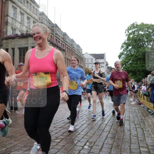 13.09.2026 - Kiel Lauf Yannick Fuchs http://msf.ph/oto/10423507 13.09.2026 10:58:50 Ziel 1521, 1729, 2156, 2265, 2307, 2473, 2559, 2896, 2994, 3943, 3944, 8059, 8348, 8841, 9306, 9313, 9387, 10969, 11087, 11699, 12223, 12520, 12659, 12694, 79, 91, 971, 1253, 1404, 1858, 1910, 1978, 2309, 2461, 2752, 2965, 3222, 3235, 3237, 3559, 3671, 3833, 3842, 4212, 4395, 4456, 5605, 5668, 5775, 6497, 6906, 7315, 7340, 7367, 7482, 7738, 7856, 7888, 7949, 8004, 8381, 8752, 8841, 9132, 9417, 9458, 9809, 9827, 9937, 10135, 10503, 10878, 11023, 12659, 12672, 724, 3480 meine-sportfotos.de