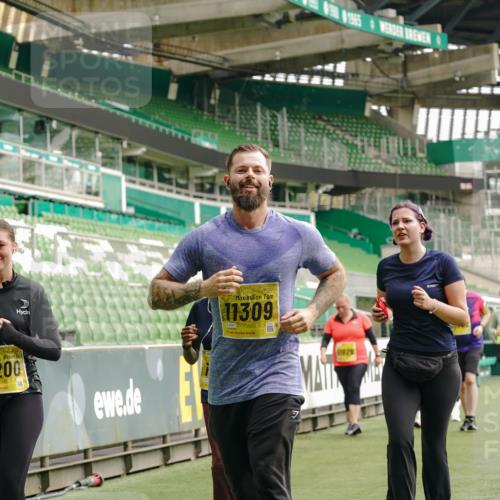 13.09.2026 - 21. swb-Marathon Bremen Michael Burmester http://msf.ph/oto/10423529 13.09.2026 10:46:31 Laufen im Stadion 10137, 10161, 10194, 10202, 10242, 10344, 10349, 10430, 10472, 10524, 10535, 10568, 10600, 10651, 10895, 10933, 10970, 10979, 11050, 11181, 11200, 11244, 11296, 11309, 11367, 11457, 11529, 11530, 11546, 11573, 11574, 11579, 11639, 11675, 11709, 11760, 11821, 12057, 12089, 12153, 12177, 12178, 12211, 12224, 12285, 12316, 12317, 12374, 12422, 12462, 12539, 10002, 10004, 10005, 10148, 10271, 10303, 10325, 10330, 10335, 10361, 10362, 10459, 10513, 10882 meine-sportfotos.de
