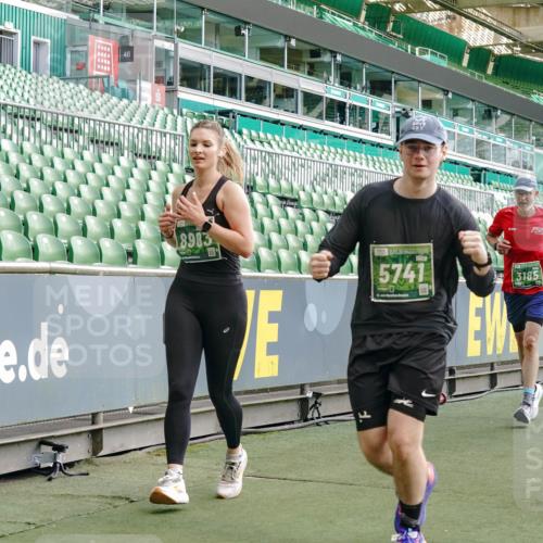13.09.2026 - 21. swb-Marathon Bremen Michael Burmester http://msf.ph/oto/10423533 13.09.2026 13:23:27 Laufen im Stadion 137, 160, 182, 211, 324, 343, 434, 533, 571, 609, 708, 721, 739, 743, 892, 1157, 1178, 1259, 1273, 1331, 1471, 1597, 1598, 1657, 1669, 1691, 1746, 1788, 1883, 1944, 2213, 2252, 2286, 2290, 2433, 2445, 2465, 2475, 2495, 2503, 2504, 2526, 2571, 2619, 2632, 2660, 2685, 2711, 2768, 2776, 2936, 2968, 3252, 3282, 3288, 3289, 3292, 3312, 3347, 3351, 3364, 3395, 3423, 3447, 3505, 3530, 3559, 3682, 3727, 3770, 3784, 3819, 4020, 4054, 4231, 4406, 4407, 4431, 4466, 4467, 4584, 1506 meine-sportfotos.de