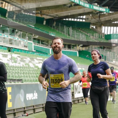 13.09.2026 - 21. swb-Marathon Bremen Michael Burmester http://msf.ph/oto/10423537 13.09.2026 10:46:31 Laufen im Stadion 10137, 10161, 10194, 10202, 10242, 10344, 10349, 10430, 10472, 10524, 10535, 10568, 10600, 10651, 10895, 10933, 10970, 10979, 11050, 11181, 11200, 11244, 11296, 11309, 11367, 11457, 11529, 11530, 11546, 11573, 11574, 11579, 11639, 11675, 11709, 11760, 11821, 12057, 12089, 12153, 12177, 12178, 12211, 12224, 12285, 12316, 12317, 12374, 12422, 12462, 12539, 10002, 10004, 10005, 10148, 10271, 10303, 10325, 10330, 10335, 10361, 10362, 10459, 10513, 10882 meine-sportfotos.de