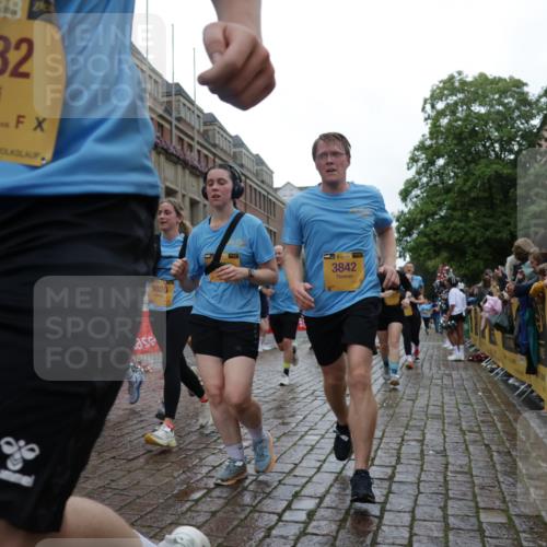 13.09.2026 - Kiel Lauf Yannick Fuchs http://msf.ph/oto/10423564 13.09.2026 10:58:57 Ziel 788, 1085, 1094, 1729, 1990, 2265, 2557, 2559, 2994, 3943, 3944, 7757, 8059, 8188, 8348, 9306, 9313, 9387, 10167, 10654, 10655, 10969, 11087, 11585, 12223, 12520, 12694, 79, 91, 971, 1521, 1858, 1978, 2156, 2307, 2461, 2473, 2752, 2896, 2965, 3235, 3237, 3559, 3833, 3842, 4395, 4456, 5605, 5775, 6497, 6906, 7315, 7367, 7482, 7738, 7856, 7888, 7949, 8004, 8381, 8752, 8841, 9132, 9417, 9809, 9827, 9937, 10135, 10503, 10878, 11023, 11699, 12659, 12672, 724, 2385, 2639, 3480 meine-sportfotos.de