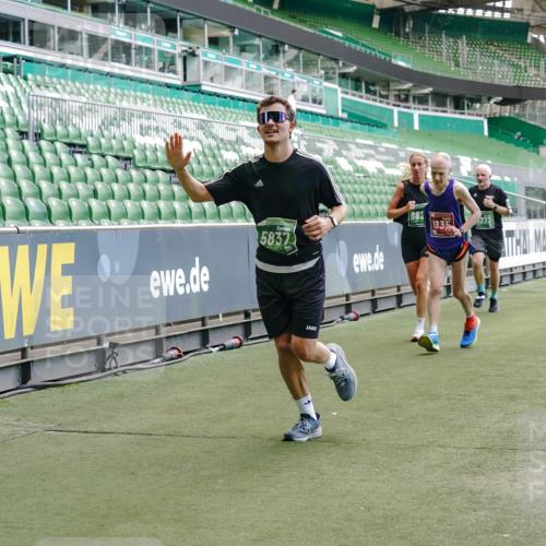 13.09.2026 - 21. swb-Marathon Bremen Michael Burmester http://msf.ph/oto/10423576 13.09.2026 13:00:35 Laufen im Stadion 135, 232, 242, 260, 282, 318, 342, 440, 651, 687, 745, 1080, 1166, 1209, 1368, 1448, 1493, 1494, 1516, 1582, 1650, 1861, 1935, 1963, 2088, 2289, 2293, 2306, 2322, 2370, 2409, 2427, 2481, 2485, 2490, 2491, 2517, 2560, 2561, 2570, 2627, 2658, 2686, 2700, 2708, 2781, 2806, 2899, 2906, 2914, 2953, 2961, 2967, 3015, 3076, 3105, 3124, 3145, 3168, 3173, 3190, 3273, 3354, 3372, 3375, 3385, 3480, 3516, 3524, 3526, 3531, 3642, 3652, 3729, 3774, 3855, 3856, 3861, 3930 meine-sportfotos.de