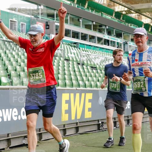 13.09.2026 - 21. swb-Marathon Bremen Michael Burmester http://msf.ph/oto/10423637 13.09.2026 13:23:30 Laufen im Stadion 137, 160, 182, 211, 324, 343, 434, 533, 571, 609, 708, 721, 739, 743, 752, 892, 1157, 1178, 1259, 1273, 1331, 1471, 1597, 1598, 1657, 1669, 1691, 1746, 1788, 1883, 1944, 2213, 2252, 2286, 2290, 2433, 2445, 2465, 2475, 2483, 2495, 2503, 2504, 2526, 2571, 2619, 2632, 2685, 2711, 2768, 2776, 2936, 2968, 3252, 3282, 3288, 3289, 3292, 3312, 3347, 3351, 3364, 3395, 3423, 3447, 3505, 3530, 3559, 3682, 3727, 3770, 3784, 3819, 4020, 4054, 4231, 4406, 4407, 4431, 4466, 4467, 4584, 1506 meine-sportfotos.de