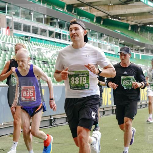 13.09.2026 - 21. swb-Marathon Bremen Michael Burmester http://msf.ph/oto/10423655 13.09.2026 13:00:38 Laufen im Stadion 135, 232, 242, 260, 282, 318, 342, 440, 651, 687, 745, 1080, 1166, 1209, 1368, 1448, 1493, 1494, 1516, 1582, 1650, 1861, 1935, 1963, 2088, 2289, 2293, 2306, 2322, 2370, 2409, 2427, 2481, 2485, 2490, 2491, 2517, 2560, 2561, 2570, 2627, 2658, 2686, 2700, 2708, 2781, 2806, 2899, 2906, 2914, 2953, 2961, 2967, 3015, 3076, 3105, 3124, 3145, 3168, 3173, 3190, 3273, 3354, 3372, 3374, 3375, 3385, 3480, 3524, 3526, 3531, 3642, 3652, 3729, 3774, 3855, 3856, 3861, 3930 meine-sportfotos.de