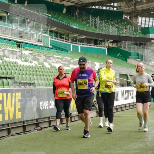 13.09.2026 - 21. swb-Marathon Bremen Michael Burmester http://msf.ph/oto/10423664 13.09.2026 10:46:36 Laufen im Stadion 10137, 10161, 10194, 10202, 10242, 10344, 10349, 10430, 10472, 10524, 10535, 10600, 10651, 10895, 10933, 10970, 11050, 11181, 11200, 11244, 11296, 11309, 11367, 11457, 11529, 11530, 11546, 11573, 11574, 11579, 11639, 11675, 11709, 11760, 11821, 12089, 12153, 12177, 12178, 12211, 12224, 12285, 12316, 12317, 12374, 12422, 12462, 12539, 10002, 10004, 10005, 10148, 10271, 10303, 10325, 10330, 10335, 10361, 10362, 10459, 10513, 10756, 10779, 10882, 10997 meine-sportfotos.de
