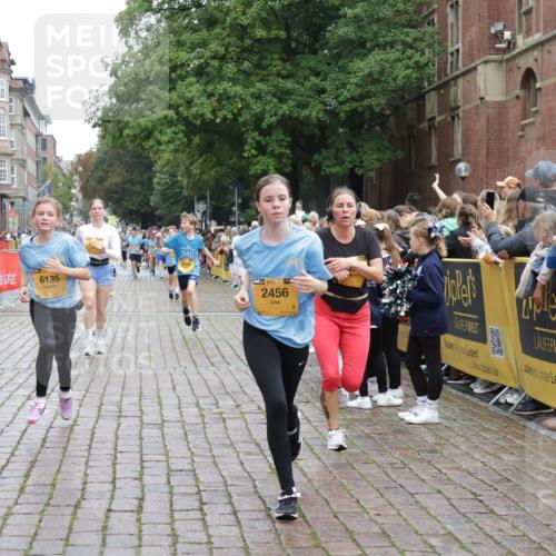 13.09.2026 - Kiel Lauf Yannick Fuchs http://msf.ph/oto/10423666 13.09.2026 09:45:00 Ziel 98, 2456, 2704, 3138, 3517, 3717, 4118, 5562, 5939, 6023, 6135, 8028, 8189, 10777, 11043, 12676, 801, 912, 958, 1224, 1849, 1866, 2045, 2212, 2787, 2868, 3198, 3209, 4098, 4316, 4693, 6892, 6895, 7121, 7356, 7430, 7460, 9986, 10777, 11046, 11239, 12161, 12218, 312, 2282, 2786, 3479, 3503, 3507, 4606, 5400, 5672, 6097, 6098, 6556, 8854, 9425, 9760, 9897, 10006, 12348, 12351, 801, 958, 1053, 1849, 2868, 3688, 4098, 4573, 7744, 12318 meine-sportfotos.de