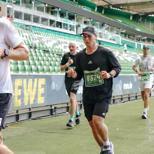 13.09.2026 - 21. swb-Marathon Bremen Michael Burmester http://msf.ph/oto/10423667 13.09.2026 13:00:38 Laufen im Stadion 135, 232, 242, 260, 282, 318, 342, 440, 651, 687, 745, 1080, 1166, 1209, 1368, 1448, 1493, 1494, 1516, 1582, 1650, 1861, 1935, 1963, 2088, 2289, 2293, 2306, 2322, 2370, 2409, 2427, 2481, 2485, 2490, 2491, 2517, 2560, 2561, 2570, 2627, 2658, 2686, 2700, 2708, 2781, 2806, 2899, 2906, 2914, 2953, 2961, 2967, 3015, 3076, 3105, 3124, 3145, 3168, 3173, 3190, 3273, 3354, 3372, 3374, 3375, 3385, 3480, 3524, 3526, 3531, 3642, 3652, 3729, 3774, 3855, 3856, 3861, 3930 meine-sportfotos.de