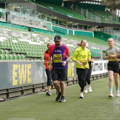 13.09.2026 - 21. swb-Marathon Bremen Michael Burmester http://msf.ph/oto/10423684 13.09.2026 10:46:37 Laufen im Stadion 10137, 10161, 10194, 10202, 10242, 10349, 10430, 10472, 10524, 10535, 10600, 10651, 10895, 10933, 10970, 11050, 11181, 11200, 11244, 11296, 11309, 11367, 11457, 11529, 11530, 11546, 11573, 11574, 11579, 11639, 11675, 11709, 11760, 11821, 12089, 12153, 12177, 12178, 12211, 12285, 12316, 12317, 12374, 12422, 12462, 12539, 10002, 10004, 10005, 10148, 10271, 10303, 10325, 10330, 10335, 10361, 10362, 10459, 10513, 10756, 10779, 10882, 10997 meine-sportfotos.de