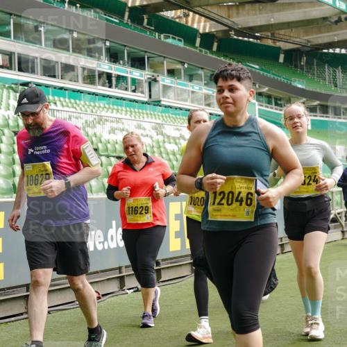 13.09.2026 - 21. swb-Marathon Bremen Michael Burmester http://msf.ph/oto/10423755 13.09.2026 10:46:40 Laufen im Stadion 10137, 10161, 10202, 10242, 10349, 10430, 10472, 10524, 10535, 10600, 10651, 10895, 10933, 10970, 11050, 11181, 11200, 11244, 11296, 11309, 11367, 11457, 11529, 11530, 11546, 11573, 11574, 11579, 11639, 11675, 11709, 11760, 11821, 12089, 12153, 12157, 12177, 12178, 12211, 12285, 12316, 12317, 12374, 12422, 12462, 12539, 10002, 10004, 10005, 10148, 10271, 10303, 10325, 10330, 10335, 10361, 10362, 10459, 10513, 10756, 10779, 10882, 10997 meine-sportfotos.de