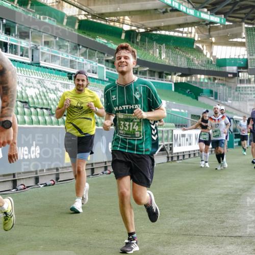 13.09.2026 - 21. swb-Marathon Bremen Michael Burmester http://msf.ph/oto/10423765 13.09.2026 13:23:33 Laufen im Stadion 137, 160, 182, 211, 324, 343, 434, 533, 548, 571, 609, 708, 721, 739, 743, 752, 892, 1157, 1178, 1259, 1273, 1331, 1471, 1597, 1598, 1657, 1669, 1691, 1746, 1788, 1883, 1944, 2213, 2252, 2286, 2290, 2433, 2445, 2465, 2475, 2483, 2495, 2503, 2504, 2526, 2571, 2619, 2685, 2711, 2768, 2776, 2936, 2968, 3252, 3282, 3288, 3289, 3292, 3312, 3347, 3351, 3364, 3395, 3423, 3447, 3505, 3530, 3559, 3682, 3727, 3770, 3784, 3819, 4020, 4054, 4231, 4406, 4407, 4431, 4466, 4467, 4584, 1506 meine-sportfotos.de