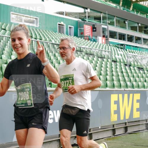 13.09.2026 - 21. swb-Marathon Bremen Michael Burmester http://msf.ph/oto/10423786 13.09.2026 13:23:34 Laufen im Stadion 137, 160, 182, 211, 324, 343, 434, 533, 548, 571, 609, 708, 721, 739, 743, 752, 892, 1157, 1178, 1259, 1273, 1331, 1471, 1597, 1598, 1657, 1669, 1691, 1746, 1788, 1883, 1944, 2213, 2252, 2286, 2290, 2433, 2445, 2465, 2475, 2483, 2495, 2503, 2504, 2526, 2571, 2619, 2685, 2711, 2768, 2776, 2936, 2968, 3252, 3282, 3288, 3289, 3292, 3312, 3347, 3351, 3364, 3395, 3423, 3447, 3505, 3530, 3559, 3727, 3770, 3784, 3819, 4020, 4054, 4231, 4406, 4407, 4431, 4466, 4467, 4584, 1506 meine-sportfotos.de