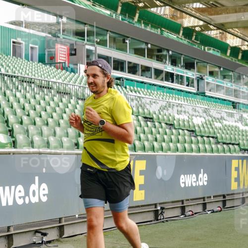 13.09.2026 - 21. swb-Marathon Bremen Michael Burmester http://msf.ph/oto/10423817 13.09.2026 13:23:35 Laufen im Stadion 137, 160, 182, 211, 324, 343, 434, 533, 548, 571, 609, 708, 721, 739, 743, 752, 892, 1157, 1178, 1259, 1273, 1331, 1471, 1597, 1598, 1657, 1669, 1691, 1746, 1788, 1883, 1944, 2213, 2252, 2286, 2433, 2445, 2465, 2475, 2483, 2495, 2503, 2504, 2526, 2571, 2619, 2685, 2711, 2768, 2776, 2936, 2968, 3252, 3282, 3288, 3289, 3292, 3312, 3347, 3351, 3364, 3381, 3395, 3423, 3447, 3505, 3530, 3559, 3727, 3770, 3784, 3819, 4020, 4054, 4231, 4406, 4407, 4431, 4466, 4467, 4584, 1506 meine-sportfotos.de