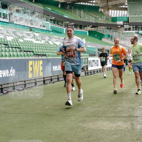 13.09.2026 - 21. swb-Marathon Bremen Michael Burmester http://msf.ph/oto/10423822 13.09.2026 13:00:45 Laufen im Stadion 135, 232, 242, 260, 282, 318, 342, 440, 651, 687, 745, 930, 1067, 1080, 1166, 1209, 1368, 1448, 1493, 1494, 1582, 1650, 1861, 1896, 1935, 1963, 2088, 2289, 2293, 2306, 2322, 2370, 2409, 2427, 2481, 2485, 2490, 2491, 2517, 2560, 2561, 2570, 2627, 2658, 2686, 2700, 2708, 2781, 2806, 2899, 2906, 2914, 2953, 2961, 2967, 3015, 3076, 3105, 3124, 3145, 3168, 3173, 3190, 3273, 3354, 3372, 3374, 3375, 3385, 3480, 3524, 3526, 3642, 3652, 3729, 3774, 3855, 3856, 3861, 3930 meine-sportfotos.de