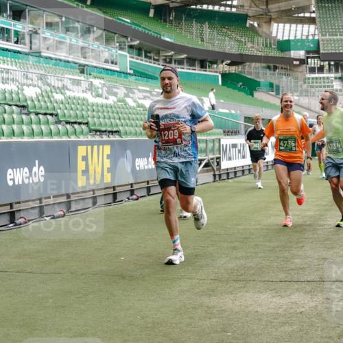 13.09.2026 - 21. swb-Marathon Bremen Michael Burmester http://msf.ph/oto/10423836 13.09.2026 13:00:45 Laufen im Stadion 135, 232, 242, 260, 282, 318, 342, 440, 651, 687, 745, 930, 1067, 1080, 1166, 1209, 1368, 1448, 1493, 1494, 1582, 1650, 1861, 1896, 1935, 1963, 2088, 2289, 2293, 2306, 2322, 2370, 2409, 2427, 2481, 2485, 2490, 2491, 2517, 2560, 2561, 2570, 2627, 2658, 2686, 2700, 2708, 2781, 2806, 2899, 2906, 2914, 2953, 2961, 2967, 3015, 3076, 3105, 3124, 3145, 3168, 3173, 3190, 3273, 3354, 3372, 3374, 3375, 3385, 3480, 3524, 3526, 3642, 3652, 3729, 3774, 3855, 3856, 3861, 3930 meine-sportfotos.de