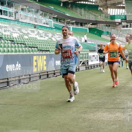 13.09.2026 - 21. swb-Marathon Bremen Michael Burmester http://msf.ph/oto/10423846 13.09.2026 13:00:45 Laufen im Stadion 135, 232, 242, 260, 282, 318, 342, 440, 651, 687, 745, 930, 1067, 1080, 1166, 1209, 1368, 1448, 1493, 1494, 1582, 1650, 1861, 1896, 1935, 1963, 2088, 2289, 2293, 2306, 2322, 2370, 2409, 2427, 2481, 2485, 2490, 2491, 2517, 2560, 2561, 2570, 2627, 2658, 2686, 2700, 2708, 2781, 2806, 2899, 2906, 2914, 2953, 2961, 2967, 3015, 3076, 3105, 3124, 3145, 3168, 3173, 3190, 3273, 3354, 3372, 3374, 3375, 3385, 3480, 3524, 3526, 3642, 3652, 3729, 3774, 3855, 3856, 3861, 3930 meine-sportfotos.de
