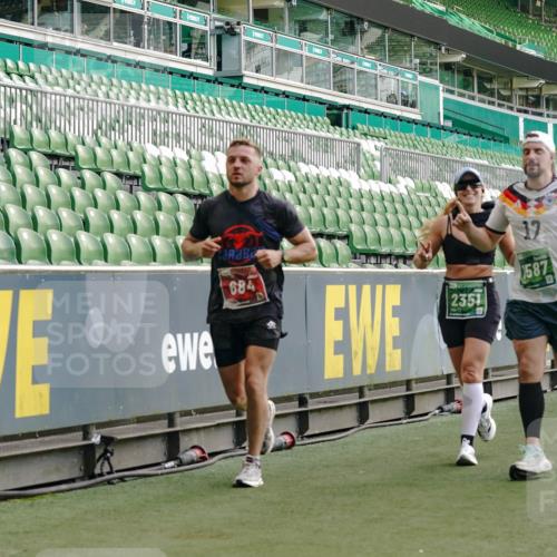 13.09.2026 - 21. swb-Marathon Bremen Michael Burmester http://msf.ph/oto/10423855 13.09.2026 13:23:37 Laufen im Stadion 137, 160, 182, 211, 324, 434, 533, 548, 571, 609, 708, 721, 739, 743, 752, 892, 1157, 1178, 1259, 1273, 1331, 1471, 1597, 1598, 1657, 1691, 1746, 1788, 1883, 1944, 2213, 2252, 2286, 2312, 2433, 2445, 2465, 2475, 2483, 2495, 2503, 2504, 2526, 2571, 2619, 2685, 2711, 2768, 2776, 2936, 2968, 3252, 3282, 3288, 3289, 3292, 3312, 3347, 3351, 3364, 3381, 3395, 3423, 3447, 3505, 3530, 3559, 3727, 3770, 3784, 3819, 4020, 4054, 4231, 4406, 4407, 4431, 4466, 4467, 4584, 1506 meine-sportfotos.de