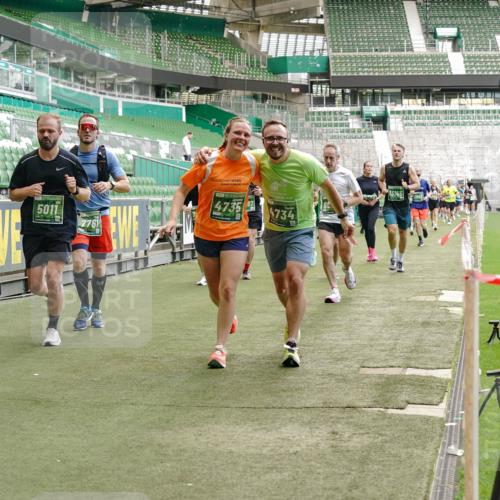 13.09.2026 - 21. swb-Marathon Bremen Michael Burmester http://msf.ph/oto/10423879 13.09.2026 13:00:46 Laufen im Stadion 135, 232, 242, 260, 282, 318, 342, 440, 651, 687, 745, 930, 1067, 1080, 1166, 1209, 1368, 1448, 1493, 1494, 1582, 1650, 1861, 1896, 1935, 1963, 2088, 2289, 2293, 2306, 2322, 2370, 2409, 2427, 2481, 2485, 2490, 2491, 2517, 2560, 2561, 2570, 2627, 2658, 2686, 2700, 2708, 2781, 2806, 2899, 2906, 2914, 2953, 2961, 2967, 3015, 3076, 3105, 3124, 3145, 3168, 3173, 3273, 3354, 3372, 3374, 3375, 3385, 3480, 3524, 3526, 3642, 3652, 3729, 3774, 3855, 3856, 3861, 3930 meine-sportfotos.de