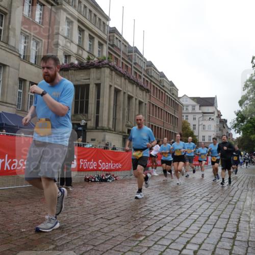 13.09.2026 - Kiel Lauf Yannick Fuchs http://msf.ph/oto/10423888 13.09.2026 10:59:27 Ziel 620, 1825, 1835, 2354, 2394, 2771, 2828, 3348, 4342, 4897, 5891, 5977, 5987, 6693, 7066, 7112, 7527, 7734, 8208, 9242, 9684, 9700, 9778, 10251, 10453, 10536, 10799, 11016, 11177, 11202, 11340, 12359, 724, 788, 1085, 1094, 1729, 1990, 2265, 2385, 2557, 2639, 2862, 3332, 3480, 4192, 4609, 5188, 5519, 5836, 7417, 7757, 8188, 9227, 9242, 9306, 9313, 9405, 10167, 10255, 10551, 10654, 10655, 10871, 11126, 11585, 12223, 12520, 1729 meine-sportfotos.de