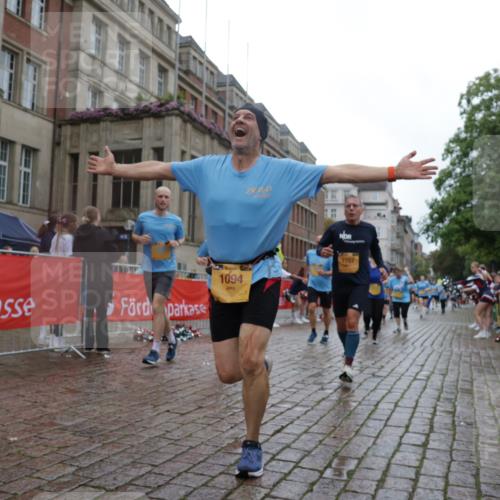 13.09.2026 - Kiel Lauf Yannick Fuchs http://msf.ph/oto/10423930 13.09.2026 10:59:30 Ziel 620, 683, 1835, 2354, 2394, 2771, 2828, 3108, 3113, 3348, 3663, 4342, 5382, 5891, 5977, 5987, 6693, 7066, 7112, 7734, 8208, 9684, 9700, 9778, 9971, 10157, 10453, 10536, 10799, 11016, 11177, 11202, 11340, 12359, 12408, 724, 788, 1085, 1094, 1825, 1990, 2265, 2385, 2557, 2639, 2862, 3332, 3480, 4192, 4342, 4609, 4897, 5188, 5519, 5836, 7417, 7527, 7757, 8188, 9227, 9242, 9405, 10167, 10251, 10255, 10551, 10654, 10655, 10871, 11126, 11585, 12520, 1729 meine-sportfotos.de