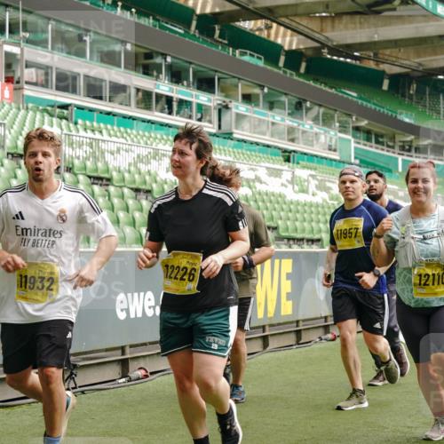 13.09.2026 - 21. swb-Marathon Bremen Michael Burmester http://msf.ph/oto/10423974 13.09.2026 10:46:48 Laufen im Stadion 10161, 10202, 10242, 10349, 10430, 10472, 10524, 10535, 10651, 10895, 10933, 10970, 11050, 11181, 11244, 11296, 11309, 11367, 11457, 11529, 11530, 11546, 11573, 11574, 11579, 11639, 11675, 11709, 11760, 11821, 12153, 12157, 12177, 12178, 12211, 12285, 12316, 12317, 12374, 12422, 12462, 10002, 10004, 10005, 10148, 10271, 10303, 10325, 10330, 10335, 10361, 10362, 10459, 10513, 10629, 10756, 10779, 10882, 10997, 11307, 11355 meine-sportfotos.de