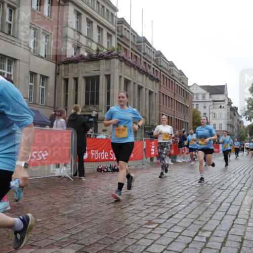 13.09.2026 - Kiel Lauf Yannick Fuchs http://msf.ph/oto/10423979 13.09.2026 10:59:35 Ziel 620, 683, 1835, 2354, 2394, 2771, 3108, 3113, 3176, 3348, 3663, 5173, 5382, 5608, 5977, 6693, 7350, 7454, 7614, 8208, 8234, 8723, 8884, 9778, 9971, 10157, 10799, 10918, 11016, 11177, 11202, 12359, 12408, 724, 1825, 2385, 2639, 2828, 2862, 3332, 3480, 4192, 4342, 4609, 4897, 5188, 5519, 5836, 5891, 5987, 6693, 7066, 7112, 7417, 7527, 7734, 8188, 8208, 9227, 9242, 9405, 9684, 9700, 10167, 10251, 10255, 10453, 10536, 10551, 10654, 10655, 10871, 11126, 11585, 1729 meine-sportfotos.de