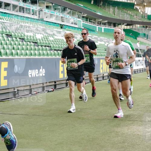 13.09.2026 - 21. swb-Marathon Bremen Michael Burmester http://msf.ph/oto/10423981 13.09.2026 13:00:49 Laufen im Stadion 135, 232, 242, 260, 282, 318, 342, 440, 651, 687, 745, 930, 1067, 1080, 1209, 1368, 1448, 1493, 1494, 1582, 1650, 1861, 1896, 1935, 1963, 2088, 2289, 2293, 2306, 2322, 2370, 2409, 2427, 2481, 2485, 2490, 2491, 2517, 2560, 2561, 2570, 2627, 2658, 2686, 2700, 2708, 2781, 2806, 2906, 2914, 2953, 2961, 2967, 3015, 3076, 3105, 3124, 3145, 3168, 3173, 3273, 3354, 3372, 3374, 3375, 3385, 3480, 3524, 3526, 3642, 3729, 3774, 3855, 3856, 3861, 3930 meine-sportfotos.de