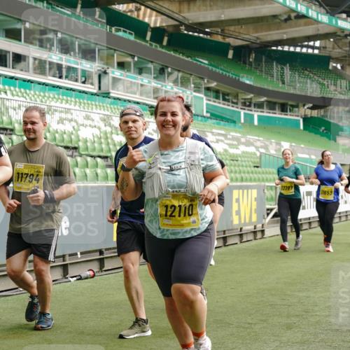 13.09.2026 - 21. swb-Marathon Bremen Michael Burmester http://msf.ph/oto/10424015 13.09.2026 10:46:49 Laufen im Stadion 10161, 10202, 10242, 10349, 10430, 10472, 10524, 10535, 10651, 10895, 10933, 10970, 11050, 11181, 11244, 11296, 11309, 11367, 11457, 11529, 11530, 11546, 11573, 11574, 11579, 11639, 11675, 11709, 11760, 11821, 12153, 12157, 12177, 12178, 12211, 12285, 12316, 12317, 12374, 12422, 12462, 10002, 10004, 10005, 10148, 10271, 10295, 10303, 10325, 10330, 10335, 10361, 10362, 10459, 10513, 10629, 10756, 10779, 10882, 10997, 11307, 11355 meine-sportfotos.de