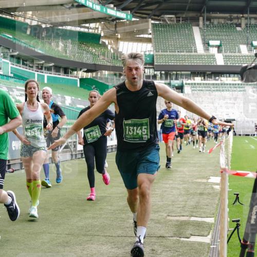 13.09.2026 - 21. swb-Marathon Bremen Michael Burmester http://msf.ph/oto/10424050 13.09.2026 13:00:51 Laufen im Stadion 135, 242, 260, 282, 318, 342, 440, 651, 687, 745, 930, 1067, 1080, 1209, 1368, 1448, 1493, 1494, 1582, 1650, 1861, 1896, 1935, 1963, 2088, 2289, 2293, 2306, 2322, 2370, 2409, 2427, 2481, 2485, 2490, 2491, 2517, 2560, 2561, 2570, 2627, 2658, 2686, 2700, 2708, 2781, 2806, 2906, 2914, 2953, 2961, 2967, 3015, 3076, 3105, 3145, 3168, 3173, 3273, 3354, 3372, 3374, 3375, 3385, 3480, 3524, 3526, 3642, 3729, 3774, 3855, 3856, 3861, 3930 meine-sportfotos.de