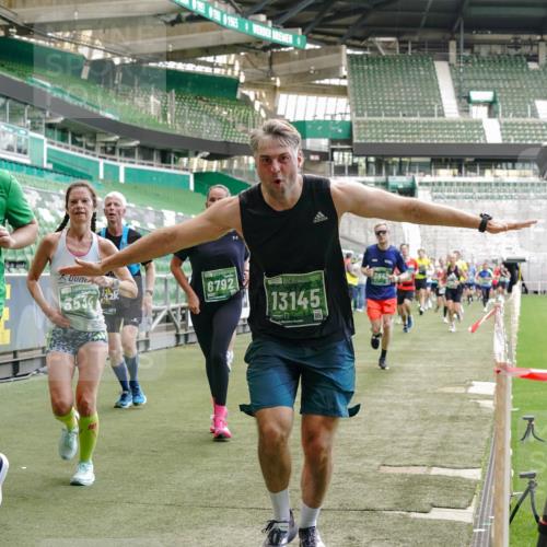 13.09.2026 - 21. swb-Marathon Bremen Michael Burmester http://msf.ph/oto/10424060 13.09.2026 13:00:51 Laufen im Stadion 135, 242, 260, 282, 318, 342, 440, 651, 687, 745, 930, 1067, 1080, 1209, 1368, 1448, 1493, 1494, 1582, 1650, 1861, 1896, 1935, 1963, 2088, 2289, 2293, 2306, 2322, 2370, 2409, 2427, 2481, 2485, 2490, 2491, 2517, 2560, 2561, 2570, 2627, 2658, 2686, 2700, 2708, 2781, 2806, 2906, 2914, 2953, 2961, 2967, 3015, 3076, 3105, 3145, 3168, 3173, 3273, 3354, 3372, 3374, 3375, 3385, 3480, 3524, 3526, 3642, 3729, 3774, 3855, 3856, 3861, 3930 meine-sportfotos.de