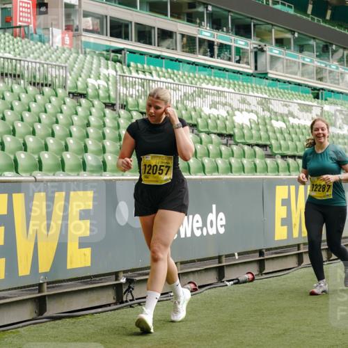 13.09.2026 - 21. swb-Marathon Bremen Michael Burmester http://msf.ph/oto/10424072 13.09.2026 10:46:52 Laufen im Stadion 10161, 10202, 10242, 10349, 10472, 10535, 10651, 10895, 10933, 10970, 11050, 11181, 11244, 11296, 11309, 11367, 11457, 11529, 11530, 11546, 11573, 11574, 11579, 11639, 11675, 11709, 11760, 11821, 12153, 12157, 12177, 12178, 12211, 12285, 12316, 12317, 12374, 12422, 12462, 10002, 10004, 10005, 10148, 10271, 10295, 10303, 10325, 10330, 10335, 10361, 10362, 10459, 10513, 10629, 10756, 10779, 10882, 10997, 10999, 11233, 11307, 11355 meine-sportfotos.de