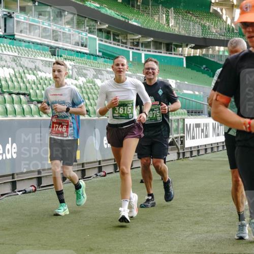 13.09.2026 - 21. swb-Marathon Bremen Michael Burmester http://msf.ph/oto/10424076 13.09.2026 13:23:44 Laufen im Stadion 137, 160, 182, 211, 324, 434, 533, 548, 571, 609, 708, 721, 739, 743, 752, 892, 1157, 1178, 1259, 1273, 1331, 1463, 1471, 1597, 1598, 1657, 1691, 1746, 1788, 1883, 1944, 2095, 2213, 2252, 2286, 2312, 2323, 2433, 2445, 2465, 2475, 2483, 2495, 2503, 2504, 2526, 2571, 2711, 2768, 2776, 2936, 2968, 3252, 3282, 3288, 3289, 3292, 3298, 3312, 3347, 3351, 3364, 3381, 3395, 3423, 3447, 3505, 3530, 3559, 3727, 3770, 3784, 3819, 4020, 4054, 4231, 4406, 4407, 4431, 4466, 4467, 4584 meine-sportfotos.de