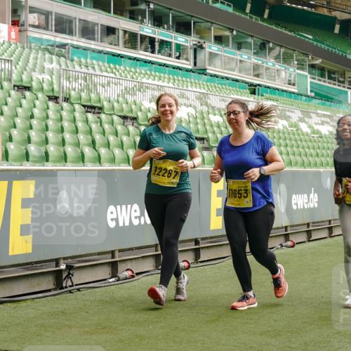 13.09.2026 - 21. swb-Marathon Bremen Michael Burmester http://msf.ph/oto/10424079 13.09.2026 10:46:53 Laufen im Stadion 10161, 10242, 10349, 10472, 10535, 10651, 10895, 10933, 10970, 11050, 11181, 11244, 11296, 11309, 11367, 11457, 11529, 11530, 11546, 11573, 11574, 11579, 11639, 11675, 11709, 11760, 11821, 12157, 12177, 12178, 12211, 12285, 12316, 12317, 12374, 12422, 12462, 10002, 10004, 10005, 10271, 10295, 10303, 10325, 10330, 10335, 10361, 10362, 10459, 10513, 10629, 10756, 10779, 10882, 10997, 10999, 11233, 11307, 11355 meine-sportfotos.de