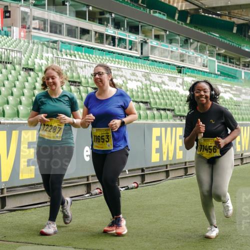 13.09.2026 - 21. swb-Marathon Bremen Michael Burmester http://msf.ph/oto/10424116 13.09.2026 10:46:54 Laufen im Stadion 10161, 10242, 10349, 10472, 10535, 10651, 10895, 10933, 10970, 11050, 11181, 11244, 11296, 11309, 11367, 11457, 11529, 11530, 11546, 11573, 11574, 11579, 11639, 11675, 11709, 11760, 11821, 12157, 12177, 12178, 12211, 12285, 12316, 12317, 12374, 12422, 12462, 10002, 10004, 10005, 10271, 10295, 10303, 10325, 10330, 10335, 10361, 10362, 10459, 10513, 10629, 10756, 10779, 10882, 10997, 10999, 11233, 11307, 11355 meine-sportfotos.de
