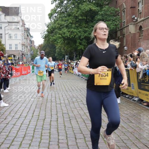 13.09.2026 - Kiel Lauf Yannick Fuchs http://msf.ph/oto/10424126 13.09.2026 09:45:30 Ziel 1023, 1503, 1579, 2017, 2835, 3408, 5103, 5369, 5399, 5811, 6038, 7854, 8152, 9456, 10498, 11939, 12069, 12281, 12347, 98, 312, 2282, 2456, 2704, 2786, 3138, 3479, 3503, 3507, 3517, 3717, 4606, 5400, 5562, 5672, 6097, 6098, 6135, 6556, 8028, 8189, 8854, 9425, 9760, 9897, 10006, 12348, 12351, 12676, 2788, 3025, 3974, 4413, 4569, 5511, 7202, 7349, 7572, 8126, 9841, 10036, 10142, 10392, 10445, 2456, 2704, 4118, 5939, 6023, 10777, 11239 meine-sportfotos.de