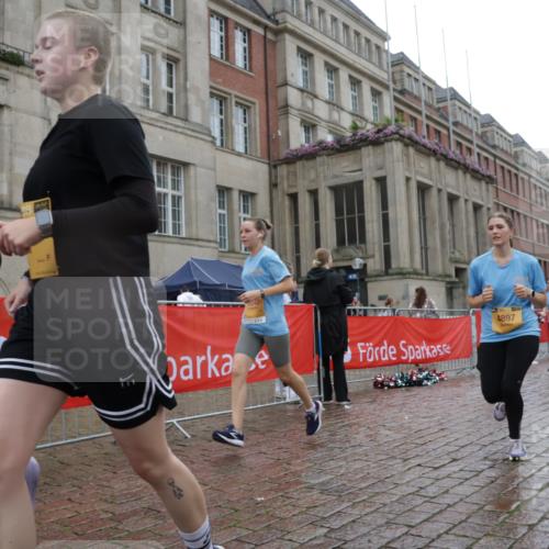 13.09.2026 - Kiel Lauf Yannick Fuchs http://msf.ph/oto/10424127 13.09.2026 10:59:51 Ziel 469, 747, 988, 1002, 1562, 1895, 1948, 2287, 3063, 3607, 4509, 5261, 5627, 6295, 7543, 7954, 8120, 9271, 9299, 10916, 11007, 11377, 11415, 620, 683, 747, 1825, 1835, 2354, 2394, 2639, 2771, 2828, 3108, 3113, 3176, 3348, 3607, 3663, 4342, 4897, 5173, 5382, 5519, 5608, 5891, 5977, 5987, 6693, 7066, 7112, 7350, 7454, 7527, 7614, 7734, 8208, 8234, 8723, 8884, 9227, 9242, 9684, 9700, 9778, 9971, 10157, 10251, 10453, 10536, 10799, 10916, 10918, 11016, 11177, 12359, 12408, 173 meine-sportfotos.de
