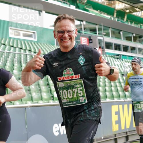 13.09.2026 - 21. swb-Marathon Bremen Michael Burmester http://msf.ph/oto/10424174 13.09.2026 13:23:49 Laufen im Stadion 137, 160, 182, 211, 324, 434, 533, 548, 571, 609, 708, 721, 723, 739, 743, 752, 892, 1157, 1178, 1259, 1273, 1331, 1463, 1471, 1597, 1598, 1691, 1746, 1788, 1883, 1944, 2095, 2211, 2213, 2252, 2286, 2312, 2323, 2433, 2445, 2465, 2475, 2483, 2495, 2503, 2504, 2526, 2571, 2768, 2776, 2936, 2968, 3252, 3282, 3288, 3289, 3292, 3298, 3312, 3347, 3364, 3381, 3395, 3423, 3447, 3505, 3530, 3559, 3727, 3770, 3819, 4020, 4054, 4231, 4406, 4407, 4431, 4466, 4467, 4584 meine-sportfotos.de