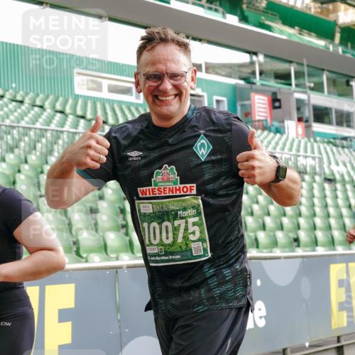 13.09.2026 - 21. swb-Marathon Bremen Michael Burmester http://msf.ph/oto/10424182 13.09.2026 13:23:49 Laufen im Stadion 137, 160, 182, 211, 324, 434, 533, 548, 571, 609, 708, 721, 723, 739, 743, 752, 892, 1157, 1178, 1259, 1273, 1331, 1463, 1471, 1597, 1598, 1691, 1746, 1788, 1883, 1944, 2095, 2211, 2213, 2252, 2286, 2312, 2323, 2433, 2445, 2465, 2475, 2483, 2495, 2503, 2504, 2526, 2571, 2768, 2776, 2936, 2968, 3252, 3282, 3288, 3289, 3292, 3298, 3312, 3347, 3364, 3381, 3395, 3423, 3447, 3505, 3530, 3559, 3727, 3770, 3819, 4020, 4054, 4231, 4406, 4407, 4431, 4466, 4467, 4584 meine-sportfotos.de