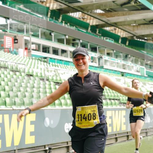 13.09.2026 - 21. swb-Marathon Bremen Michael Burmester http://msf.ph/oto/10424188 13.09.2026 10:46:56 Laufen im Stadion 10161, 10349, 10472, 10535, 10651, 10895, 10933, 10970, 11050, 11181, 11244, 11296, 11309, 11367, 11457, 11529, 11530, 11546, 11573, 11574, 11579, 11639, 11663, 11675, 11709, 11760, 11821, 12157, 12177, 12178, 12211, 12285, 12316, 12317, 12340, 12374, 12422, 12462, 10002, 10004, 10005, 10271, 10295, 10303, 10325, 10330, 10335, 10361, 10362, 10459, 10513, 10629, 10756, 10779, 10882, 10997, 10999, 11233, 11307, 11355 meine-sportfotos.de