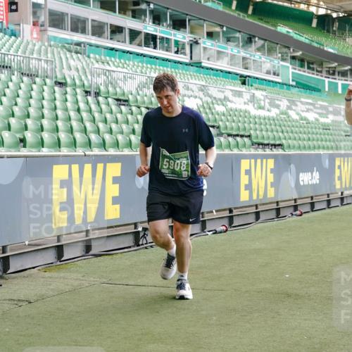 13.09.2026 - 21. swb-Marathon Bremen Michael Burmester http://msf.ph/oto/10424195 13.09.2026 13:00:55 Laufen im Stadion 135, 242, 260, 282, 318, 342, 440, 651, 687, 930, 1067, 1209, 1368, 1436, 1448, 1493, 1494, 1582, 1650, 1861, 1896, 1935, 1963, 2033, 2062, 2088, 2293, 2306, 2322, 2370, 2409, 2427, 2481, 2485, 2490, 2491, 2517, 2560, 2561, 2570, 2627, 2658, 2686, 2700, 2708, 2781, 2806, 2906, 2914, 2961, 2967, 3076, 3105, 3145, 3168, 3173, 3273, 3354, 3372, 3374, 3375, 3385, 3480, 3524, 3526, 3642, 3729, 3774, 3806, 3855, 3856, 3861, 3930 meine-sportfotos.de