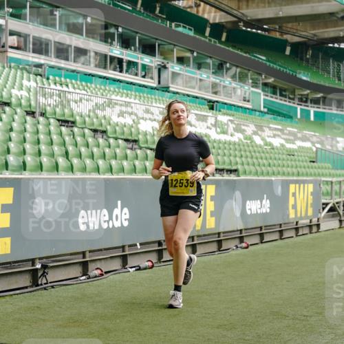 13.09.2026 - 21. swb-Marathon Bremen Michael Burmester http://msf.ph/oto/10424197 13.09.2026 10:46:56 Laufen im Stadion 10161, 10349, 10472, 10535, 10651, 10895, 10933, 10970, 11050, 11181, 11244, 11296, 11309, 11367, 11457, 11529, 11530, 11546, 11573, 11574, 11579, 11639, 11663, 11675, 11709, 11760, 11821, 12157, 12177, 12178, 12211, 12285, 12316, 12317, 12340, 12374, 12422, 12462, 10002, 10004, 10005, 10271, 10295, 10303, 10325, 10330, 10335, 10361, 10362, 10459, 10513, 10629, 10756, 10779, 10882, 10997, 10999, 11233, 11307, 11355 meine-sportfotos.de