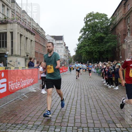 13.09.2026 - Kiel Lauf Yannick Fuchs http://msf.ph/oto/10424202 13.09.2026 09:45:38 Ziel 1023, 1579, 3025, 6038, 7349, 8126, 10142, 10445, 12069, 12281, 98, 312, 1503, 2017, 2282, 2786, 2835, 3408, 3479, 3503, 3507, 3517, 4606, 5103, 5369, 5399, 5400, 5672, 5811, 6097, 6098, 6556, 7854, 8152, 8854, 9425, 9456, 9760, 9897, 10006, 10498, 11939, 12347, 12348, 12351, 557, 1418, 2127, 2788, 3142, 3301, 3974, 4413, 4569, 5511, 5757, 5829, 7202, 7572, 7911, 7924, 8244, 8611, 8859, 9841, 10036, 10392, 10719, 12374, 12841, 98, 312, 2456, 2704, 3138 meine-sportfotos.de