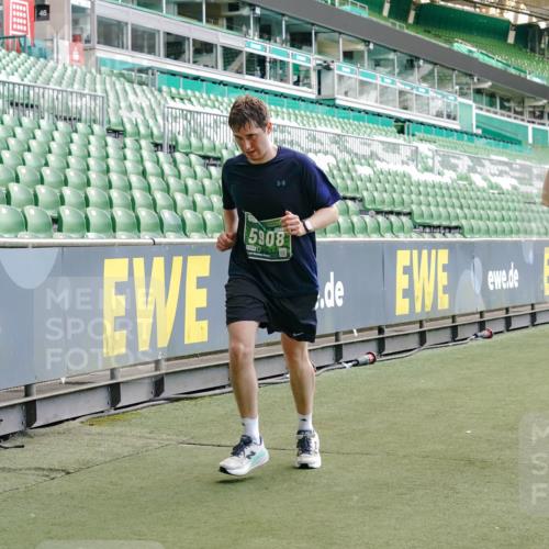 13.09.2026 - 21. swb-Marathon Bremen Michael Burmester http://msf.ph/oto/10424204 13.09.2026 13:00:55 Laufen im Stadion 135, 242, 260, 282, 318, 342, 440, 651, 687, 930, 1067, 1209, 1368, 1436, 1448, 1493, 1494, 1582, 1650, 1861, 1896, 1935, 1963, 2033, 2062, 2088, 2293, 2306, 2322, 2370, 2409, 2427, 2481, 2485, 2490, 2491, 2517, 2560, 2561, 2570, 2627, 2658, 2686, 2700, 2708, 2781, 2806, 2906, 2914, 2961, 2967, 3076, 3105, 3145, 3168, 3173, 3273, 3354, 3372, 3374, 3375, 3385, 3480, 3524, 3526, 3642, 3729, 3774, 3806, 3855, 3856, 3861, 3930 meine-sportfotos.de