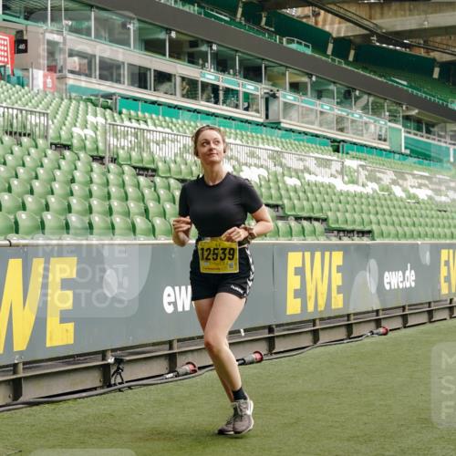 13.09.2026 - 21. swb-Marathon Bremen Michael Burmester http://msf.ph/oto/10424206 13.09.2026 10:46:57 Laufen im Stadion 10161, 10349, 10472, 10535, 10651, 10895, 10933, 10970, 11050, 11181, 11244, 11296, 11309, 11367, 11457, 11529, 11530, 11546, 11573, 11574, 11579, 11639, 11663, 11675, 11709, 11760, 11821, 12157, 12177, 12178, 12211, 12285, 12316, 12317, 12340, 12374, 12422, 12462, 10002, 10004, 10005, 10271, 10295, 10303, 10325, 10330, 10335, 10361, 10362, 10459, 10513, 10629, 10756, 10779, 10882, 10997, 10999, 11233, 11307, 11355 meine-sportfotos.de