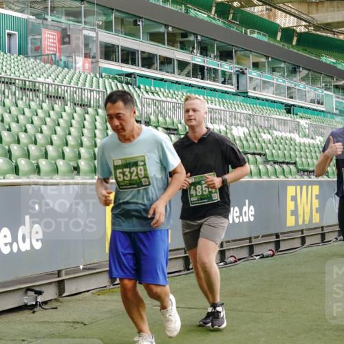 13.09.2026 - 21. swb-Marathon Bremen Michael Burmester http://msf.ph/oto/10424237 13.09.2026 13:23:52 Laufen im Stadion 137, 160, 182, 211, 324, 434, 533, 548, 571, 609, 708, 721, 723, 739, 743, 752, 892, 1157, 1178, 1259, 1273, 1331, 1463, 1471, 1597, 1598, 1691, 1746, 1788, 1883, 1944, 2095, 2211, 2213, 2252, 2286, 2312, 2323, 2433, 2445, 2465, 2475, 2483, 2495, 2497, 2503, 2504, 2526, 2571, 2768, 2776, 2936, 2968, 3252, 3282, 3288, 3289, 3292, 3298, 3312, 3347, 3364, 3381, 3395, 3423, 3447, 3505, 3530, 3559, 3727, 3770, 3819, 4020, 4054, 4231, 4406, 4407, 4431, 4466, 4467, 4584 meine-sportfotos.de