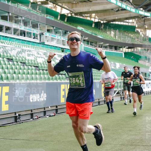 13.09.2026 - 21. swb-Marathon Bremen Michael Burmester http://msf.ph/oto/10424238 13.09.2026 13:00:56 Laufen im Stadion 135, 242, 260, 282, 318, 342, 440, 651, 687, 930, 1006, 1067, 1209, 1368, 1436, 1448, 1493, 1494, 1582, 1650, 1861, 1896, 1935, 1963, 2033, 2062, 2088, 2293, 2306, 2322, 2370, 2409, 2427, 2481, 2485, 2490, 2491, 2517, 2560, 2561, 2570, 2627, 2658, 2686, 2700, 2708, 2781, 2906, 2914, 2967, 3076, 3105, 3145, 3168, 3173, 3273, 3354, 3372, 3374, 3375, 3385, 3480, 3524, 3526, 3642, 3729, 3774, 3806, 3855, 3856, 3861, 3930 meine-sportfotos.de