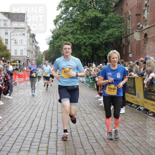 13.09.2026 - Kiel Lauf Yannick Fuchs http://msf.ph/oto/10424245 13.09.2026 09:45:43 Ziel 1023, 2788, 3025, 3974, 4413, 4569, 5511, 7202, 7349, 8126, 10142, 10392, 10445, 12281, 1503, 1579, 2017, 2282, 2786, 2835, 3408, 3479, 3503, 3507, 4606, 5103, 5369, 5399, 5400, 5672, 5811, 6038, 6097, 6098, 6556, 7854, 8152, 8854, 9425, 9456, 9760, 9897, 10006, 10498, 11939, 12069, 12347, 12348, 12351, 557, 1415, 1418, 2127, 3142, 3301, 4909, 4910, 5234, 5757, 5829, 7572, 7911, 7924, 8244, 8611, 8859, 9841, 10036, 10719, 12374, 12841, 98, 312, 2786, 3138 meine-sportfotos.de