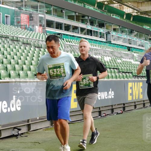 13.09.2026 - 21. swb-Marathon Bremen Michael Burmester http://msf.ph/oto/10424246 13.09.2026 13:23:53 Laufen im Stadion 137, 160, 182, 211, 324, 434, 533, 548, 571, 609, 708, 721, 723, 739, 743, 752, 892, 1157, 1178, 1259, 1273, 1331, 1463, 1471, 1597, 1598, 1691, 1746, 1788, 1883, 1944, 2095, 2211, 2213, 2252, 2286, 2312, 2323, 2433, 2445, 2465, 2475, 2483, 2495, 2497, 2503, 2504, 2526, 2571, 2768, 2776, 2936, 2968, 3252, 3282, 3288, 3289, 3292, 3298, 3312, 3347, 3364, 3381, 3395, 3423, 3447, 3505, 3530, 3559, 3727, 3770, 3819, 4020, 4054, 4231, 4406, 4407, 4431, 4466, 4467, 4584 meine-sportfotos.de